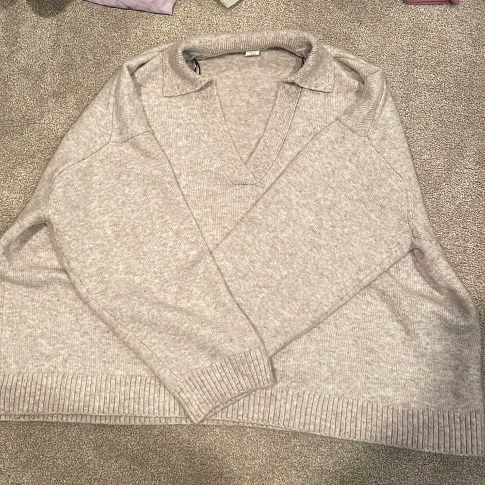 Cream H+M Sweater
